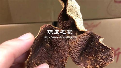 正宗新会陈皮要存放多少年？至少要陈化3年以上才行