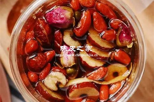 陈皮红枣枸杞泡水喝有什么功效吗