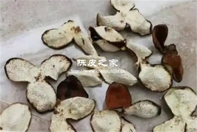 橘子皮放久了变黑后还能泡水吗
