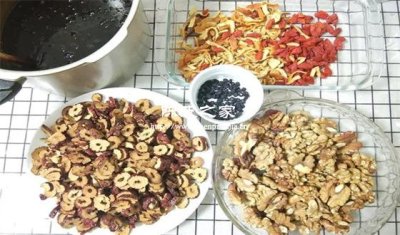 阿胶糕里放蜜汁的陈皮可以吗