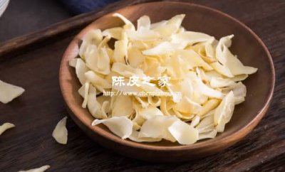 陈皮百合枸杞能在一起泡水喝吗